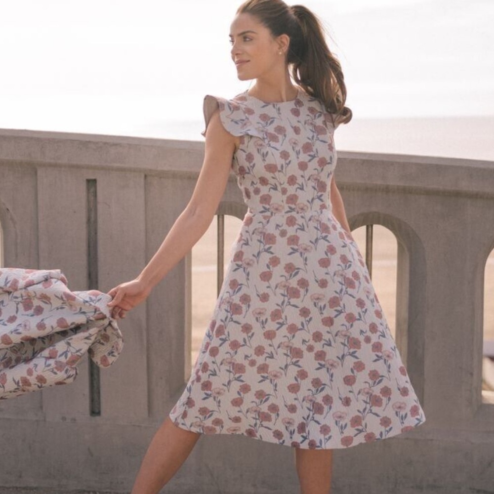 Gal Meets Glam Lola Dancing Daisy Jacquard Midi Dress